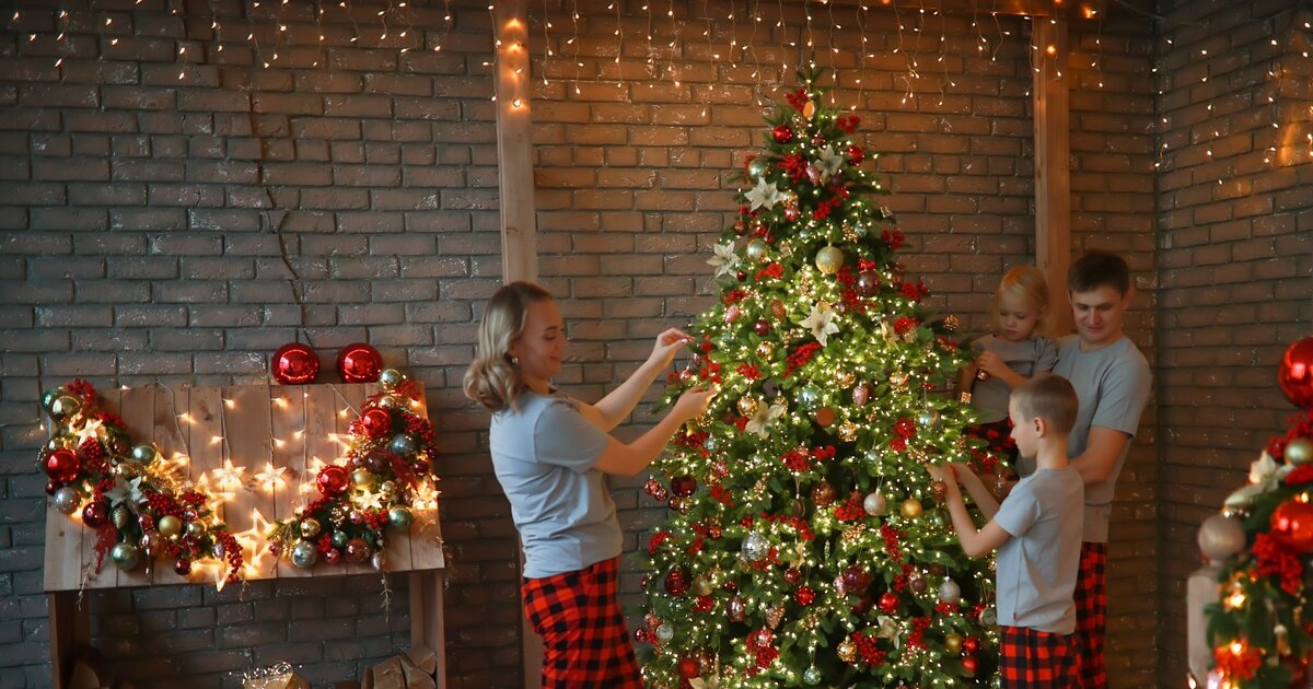 Künstlicher Weihnachtsbaum von Tchibo ist perfekt für eine stressfreie Adventszeit